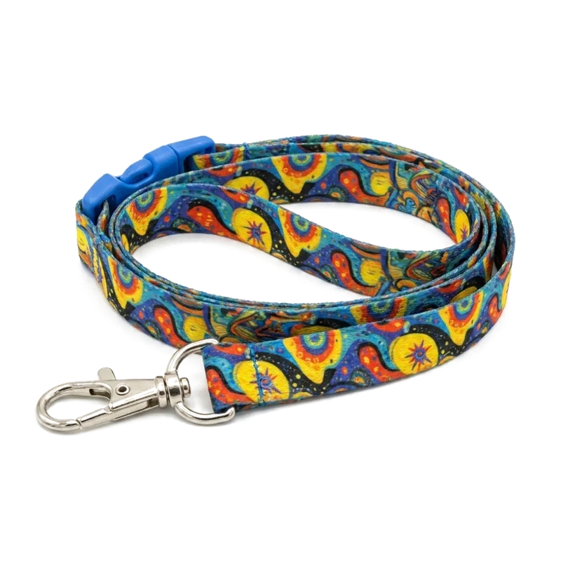 All-over printed webbing lead with full-colour artwork, blue buckle and swivel snap hook